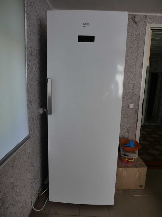 Камера морозильна Beko RFNE448E35W об'єм 420 літрів! Абсолютно нова!