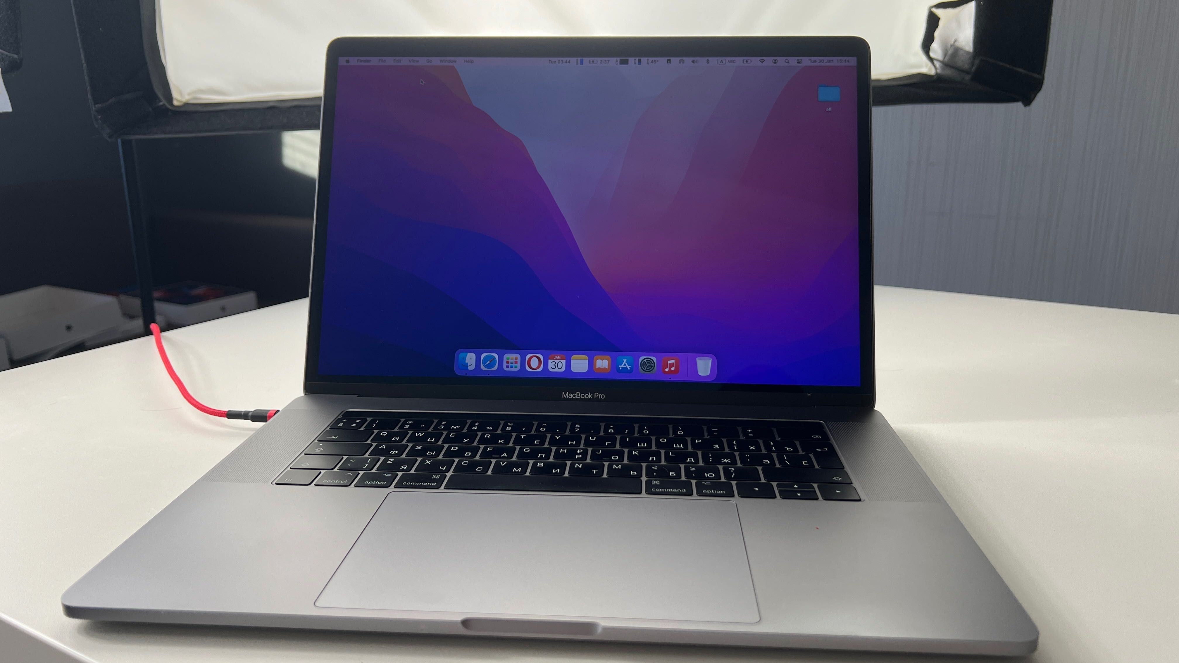 MacBook Pro 15 2017 I7 16 512 в чудовому стані