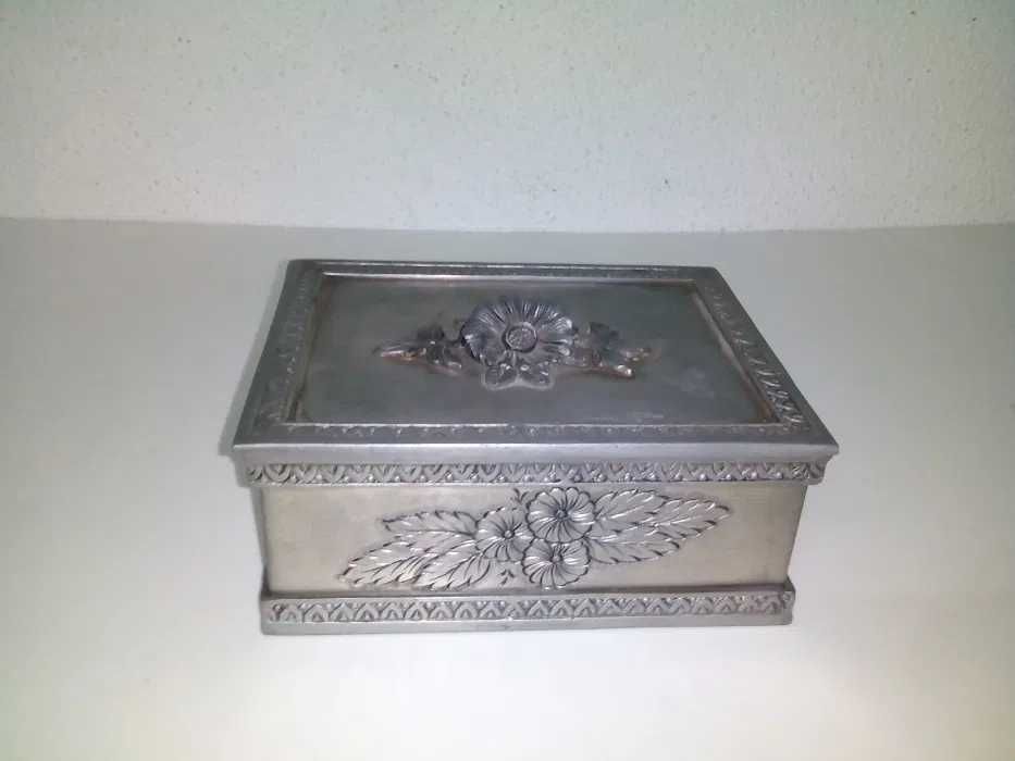 Guarda-jóias em estanho puro