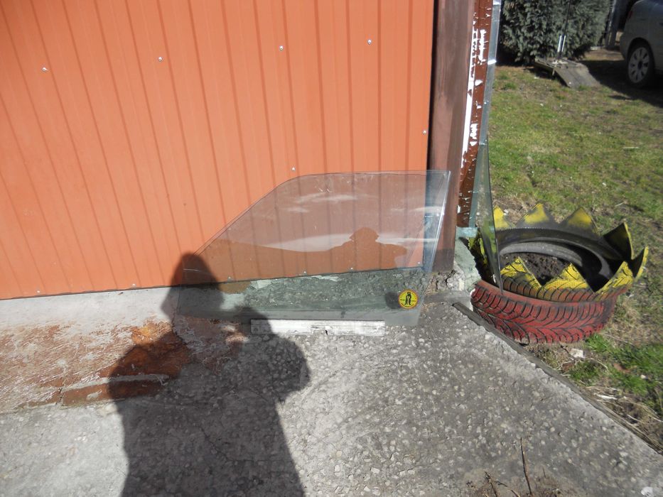 boczne przednie szyby, podnośnik szyb ,prawy i lewy- mercedes w124