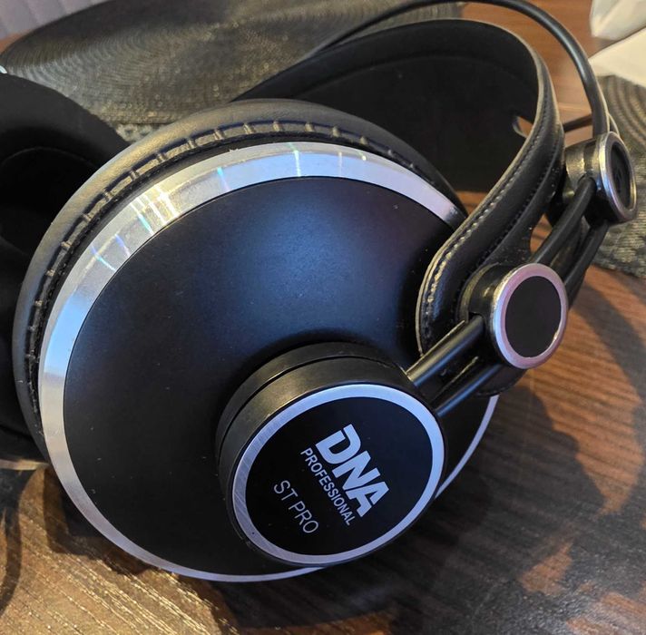 Słuchawki DNA ST PRO – stan bardzo dobry, przewodowe, składane