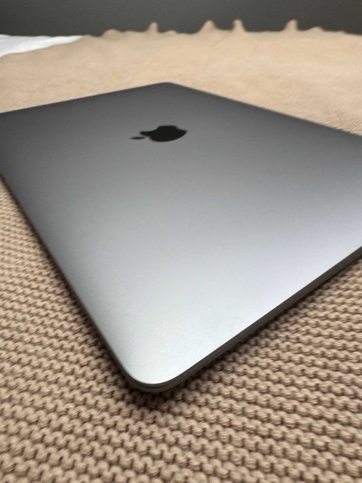 Apple MacBook Air 13.3" / M1 / 16GB / 1TB SSD - MGQN3B/A