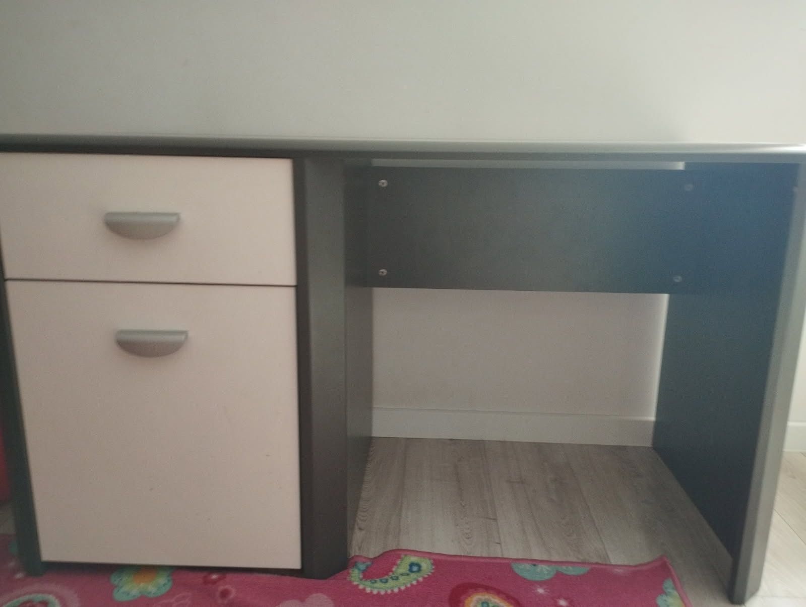Sprzedam biurko 130/60
