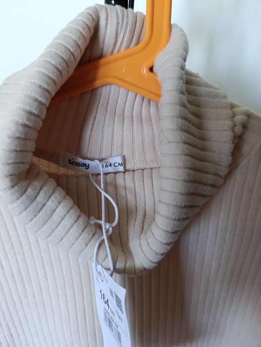 Sweter z golfem roz.164 Sinsay