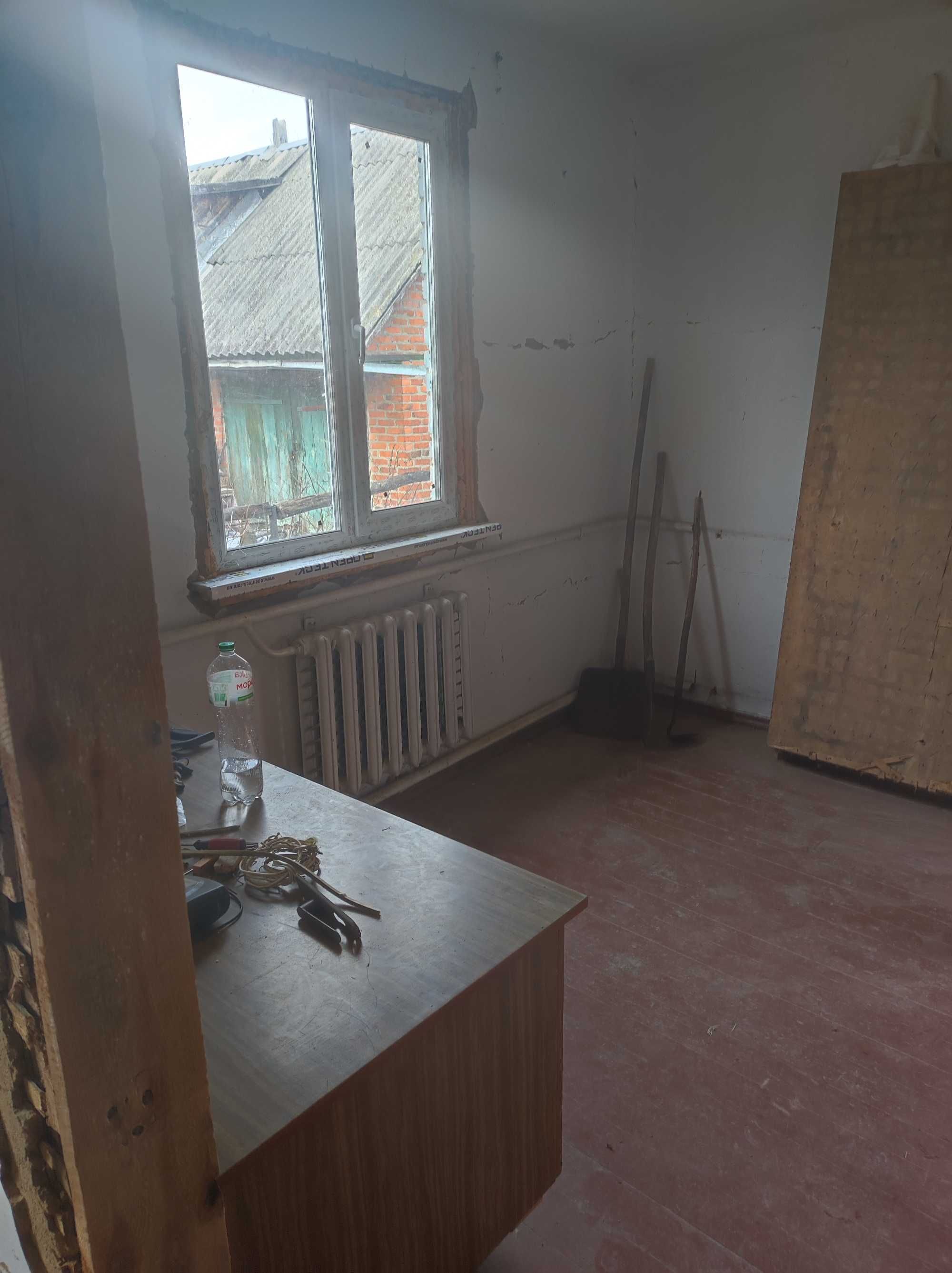 Продам 1/2 будинку Черняхів