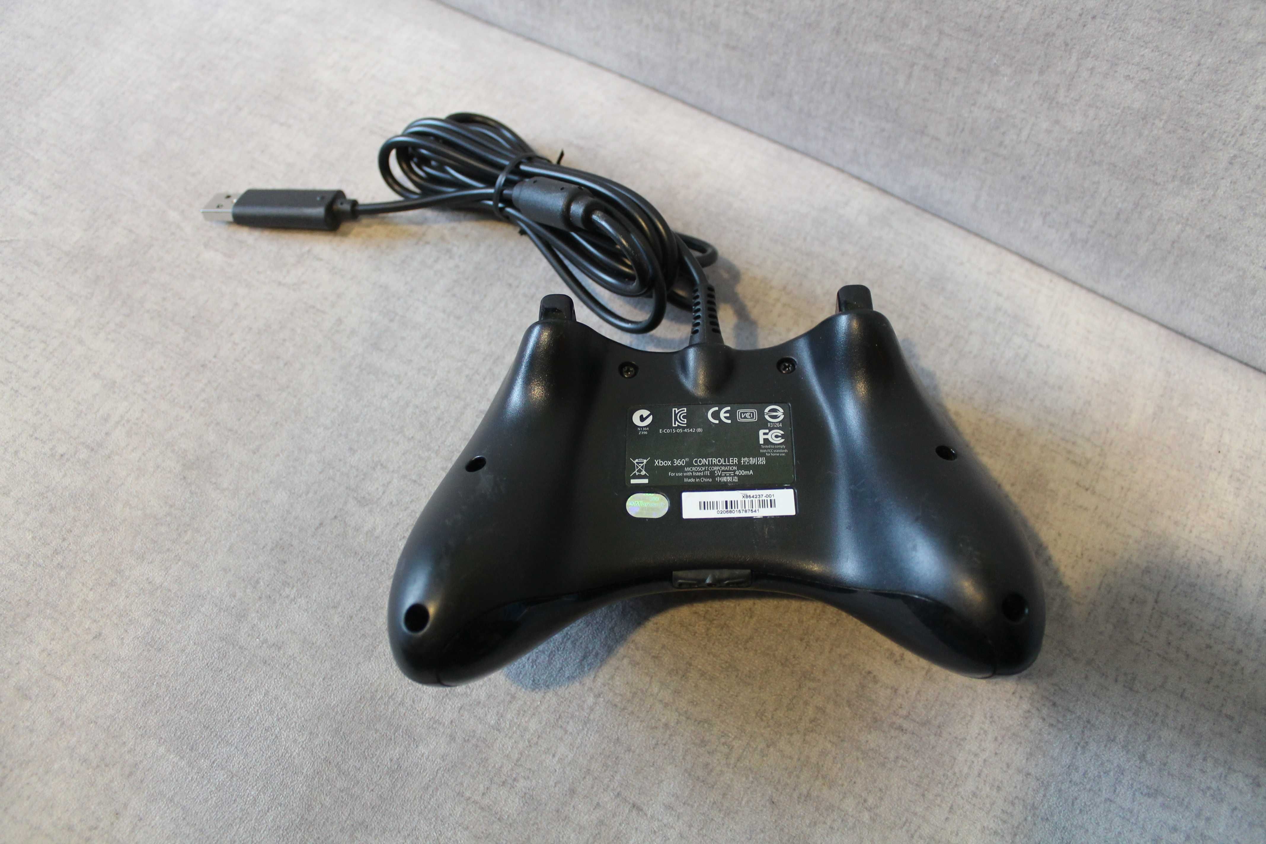 Pad przewodowy do konsoli Microsoft Xbox 360 czarny