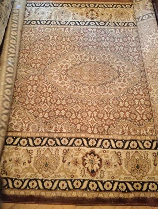 Dywan używany różne odcienie brązu