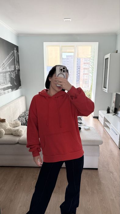Продаю червоний худі світшот  H&M basic