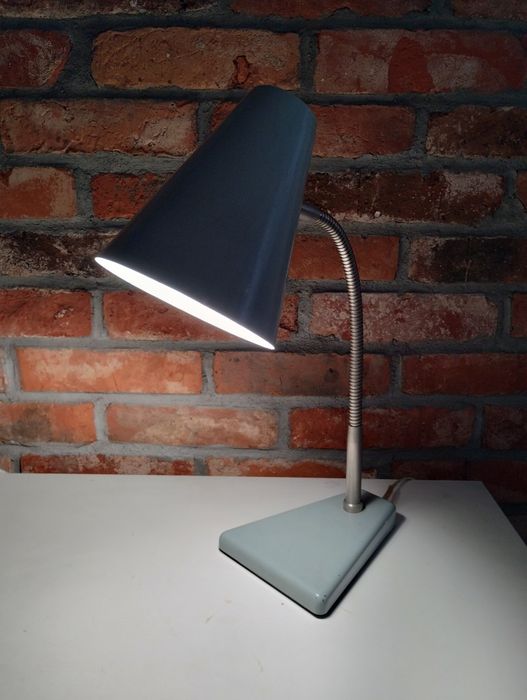 Lampa biurkowa Mazurskie Zakłady Aparatury Oświetleniowej A-23 Wilkasy