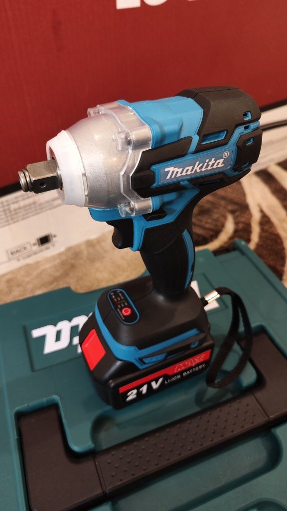 Безщітковий гайковерт Makita DTW285BL 18-24v. Імпакт