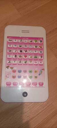 Tablet z alfabetem