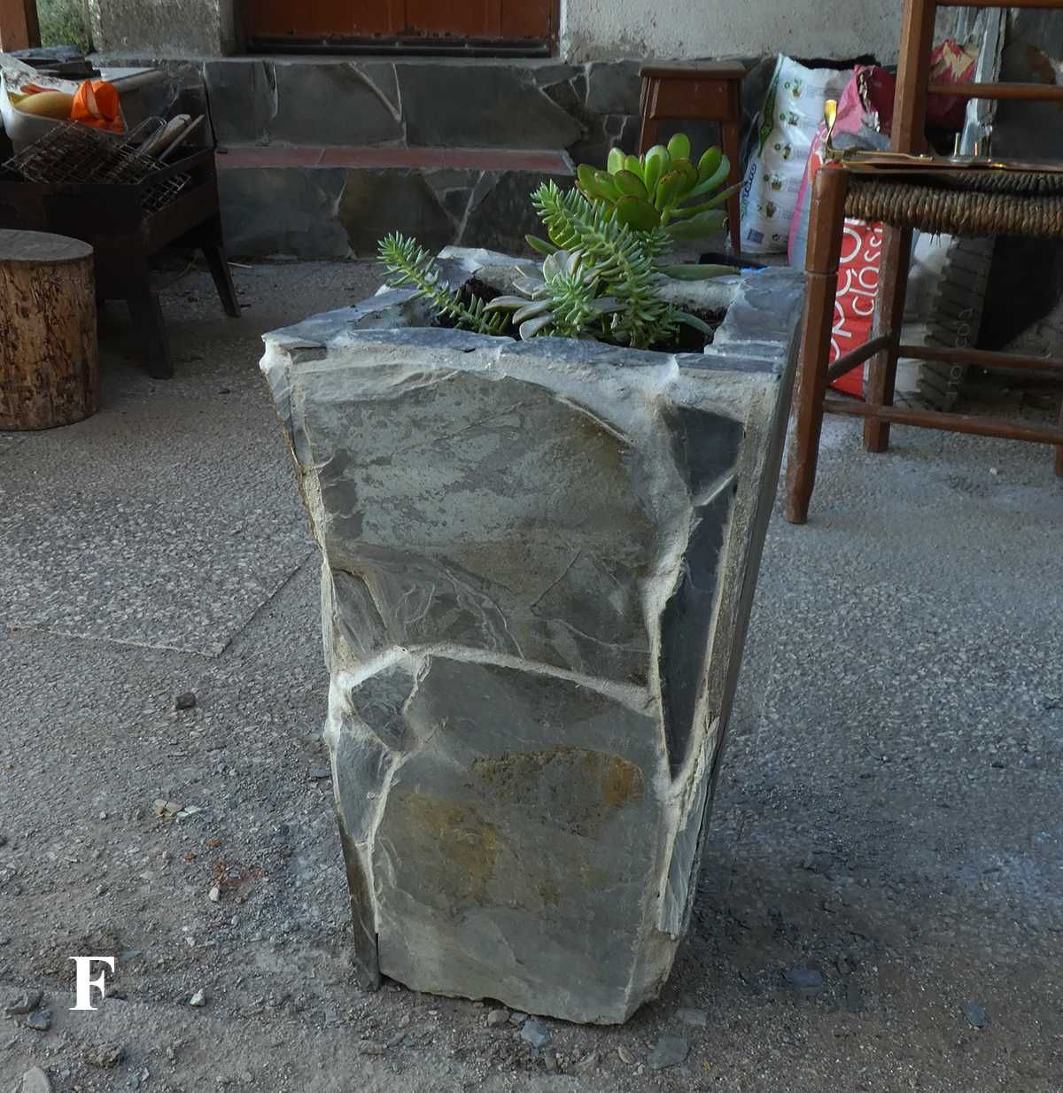 Vasos decorados com pedra (peças únicas)