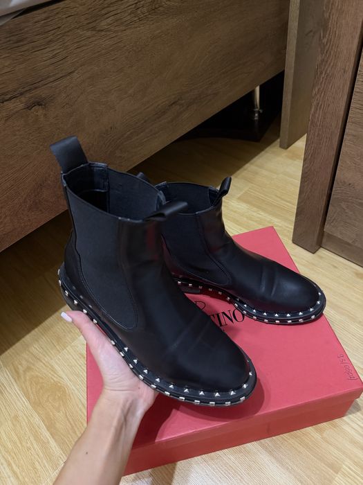 Ботинки valentino кожа черные ботильоны сапоги кожанные шипы шкіра
