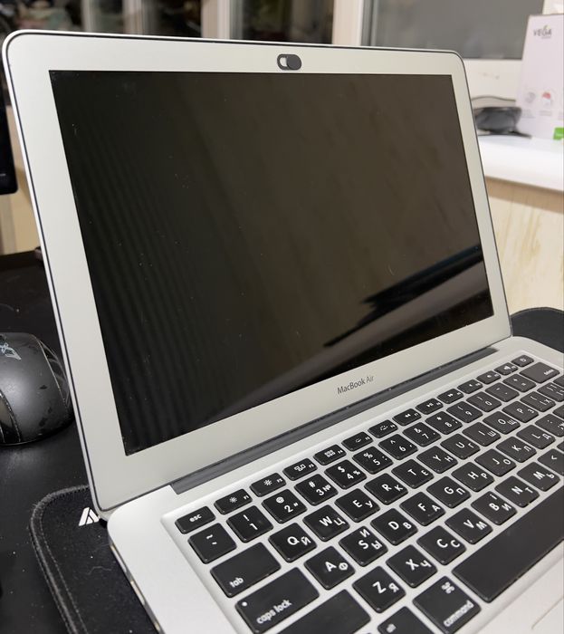 Macbook air13  2017 на запчастини