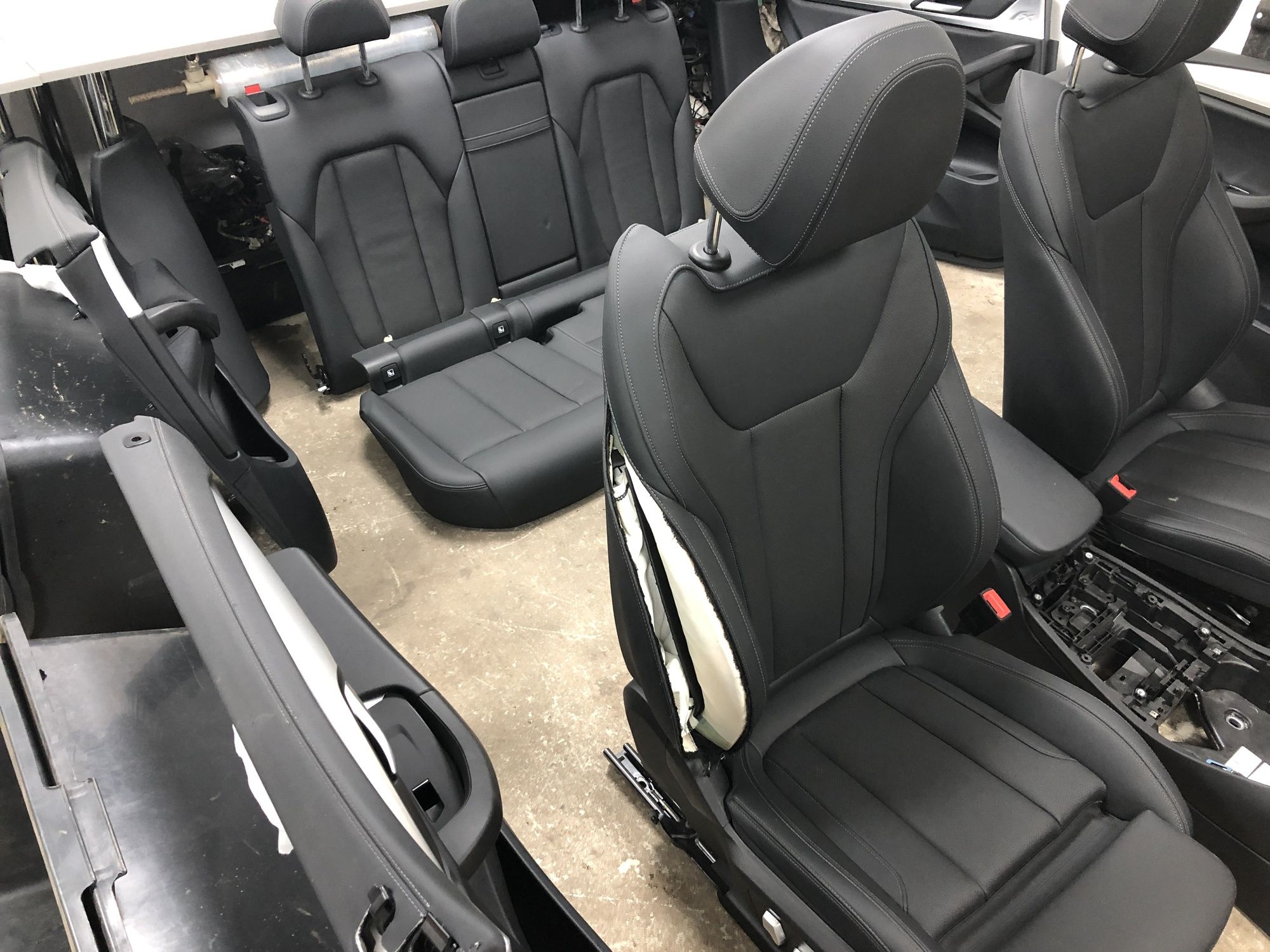 Комплектний салон з картами (дефект) BMW iX3 G08 2021-