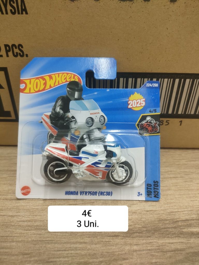 Hot wheels vários