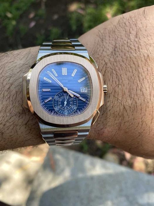 Relógio Patek Philippe com mostrador bicolor azul, 40,5 mm, com caixa.