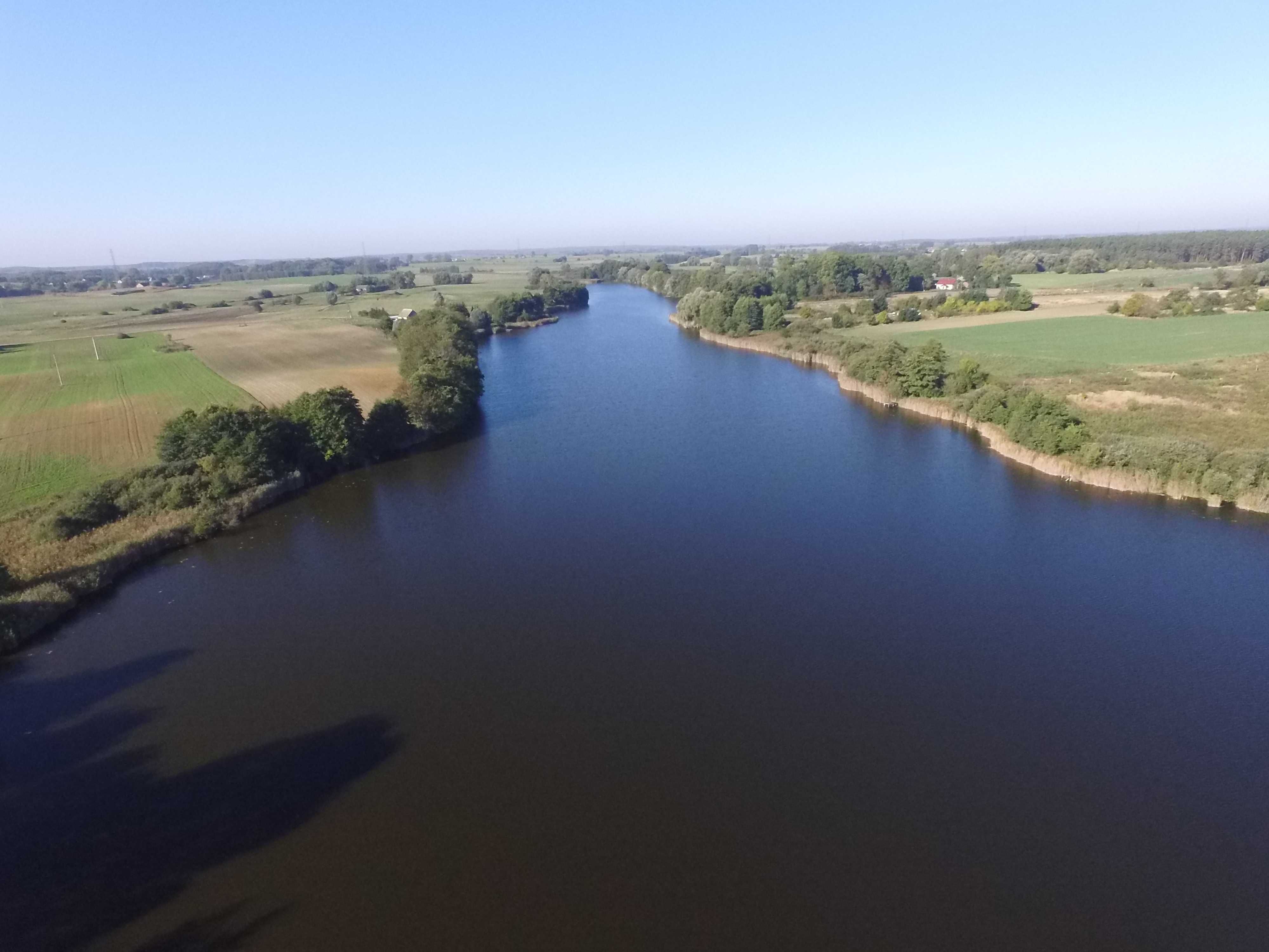 Na sprzedaż działka z bezpośrednim dostępem do Jeziora