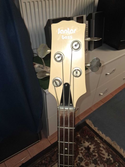 Gitara basowa Jolana Jantar