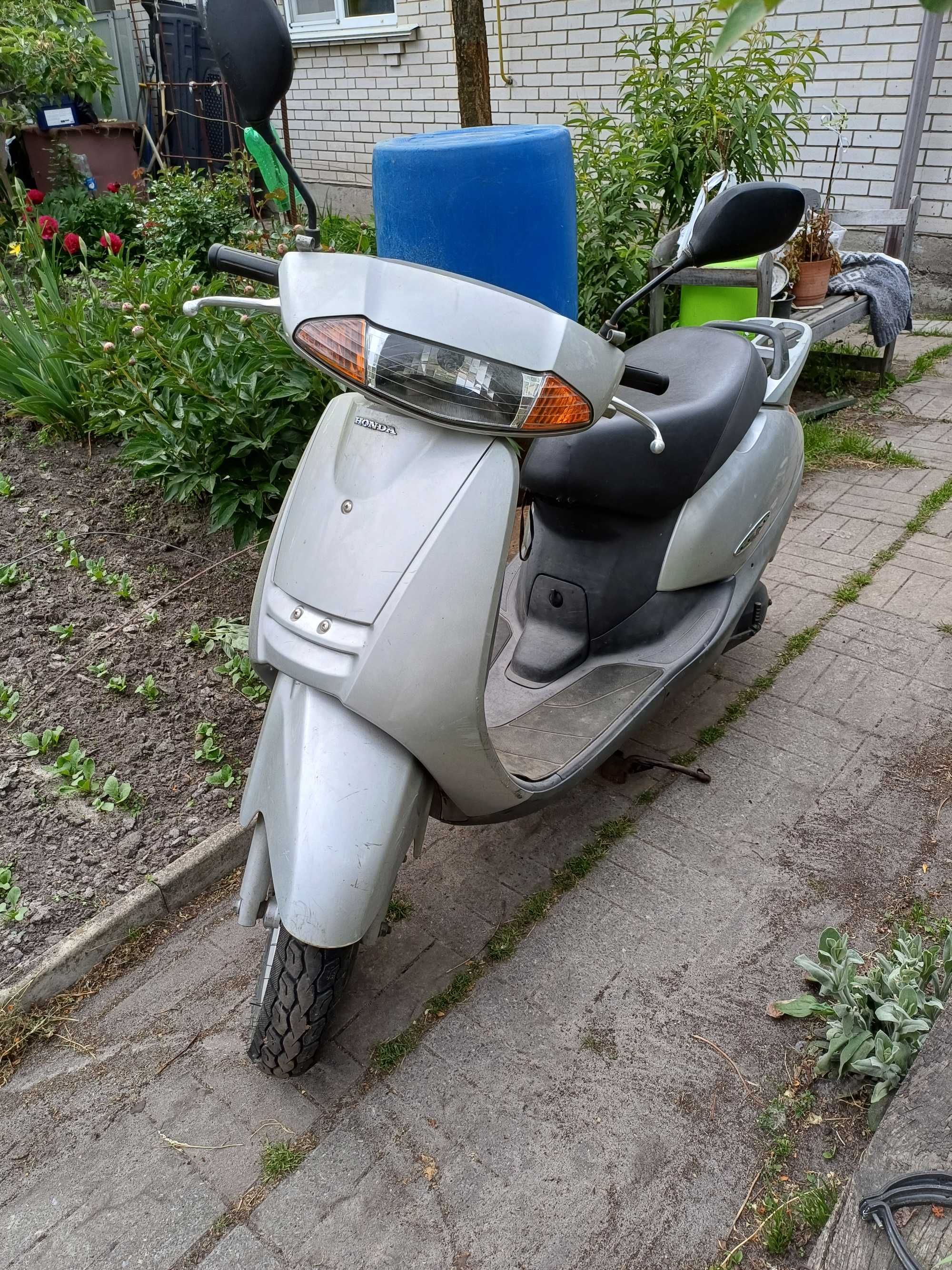 Продам скутер ХОНДА ЛИД.