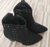 Buty botki na obcasie