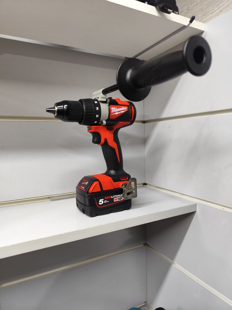 Milwaukee M18 BLDD2/ акумуляторний безщітковий шуруповерт Мілвоке ориг