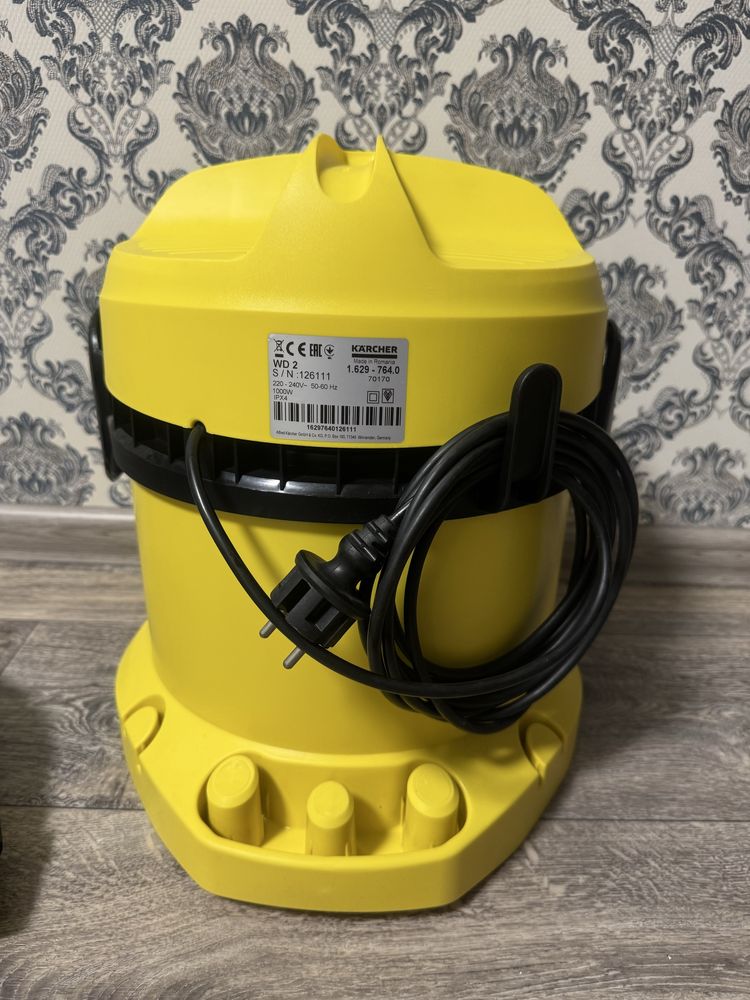 Продам пилосмок, пылесос, порохотяг Karcher WD-2.
