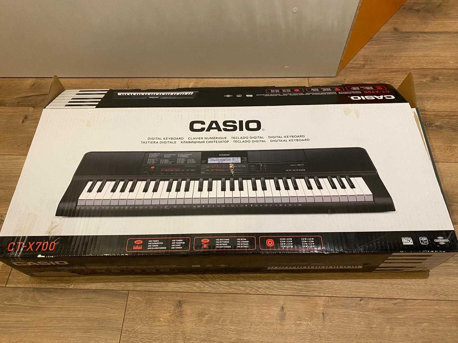 Keyboard Casio CT-X700 ze stojakiem, kablem MIDI PLUS pedał sustain.