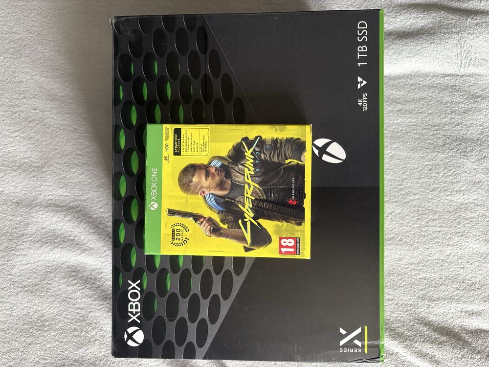 Xbox Series X + 2 Pady + Cyberpunk 2077