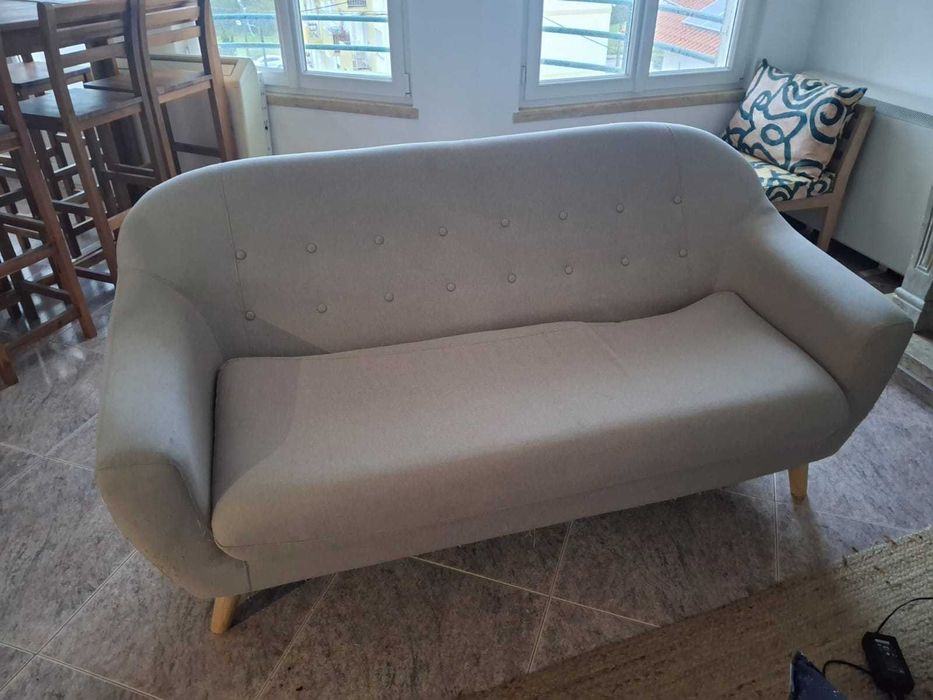 Sofa 3 vagas em Tecido 170 cm X 90 cm