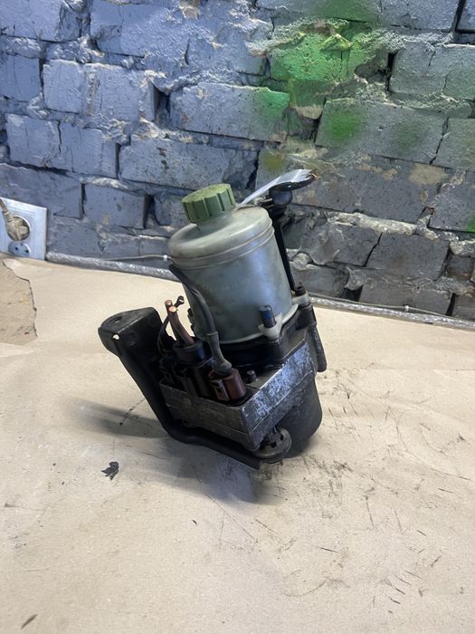 Гур ЕГУР насос гідропідсилювача керма Skoda Fabia Polo Fox Seat KOYO