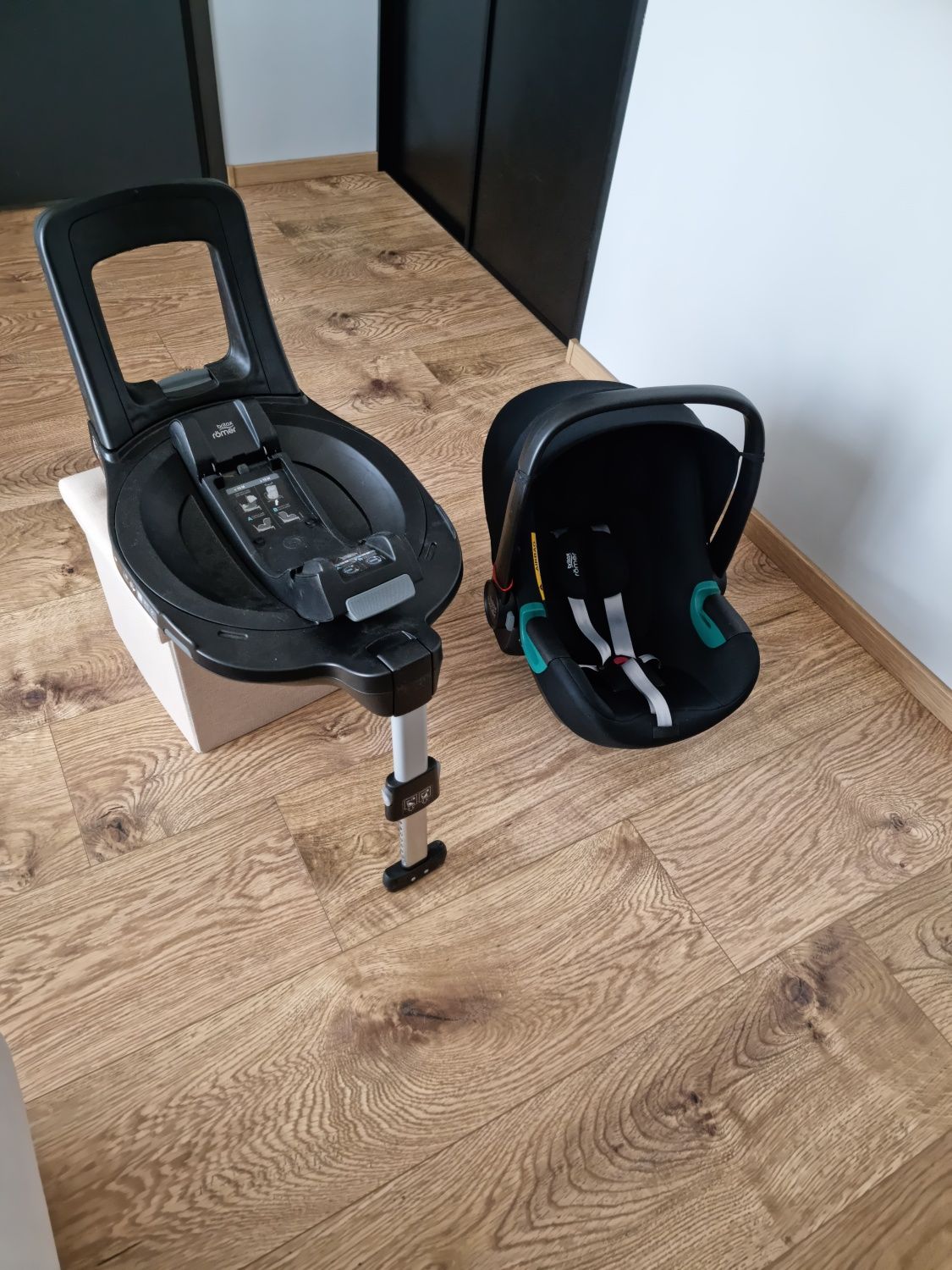 Fotelik Britax Romer baby safe plus baza