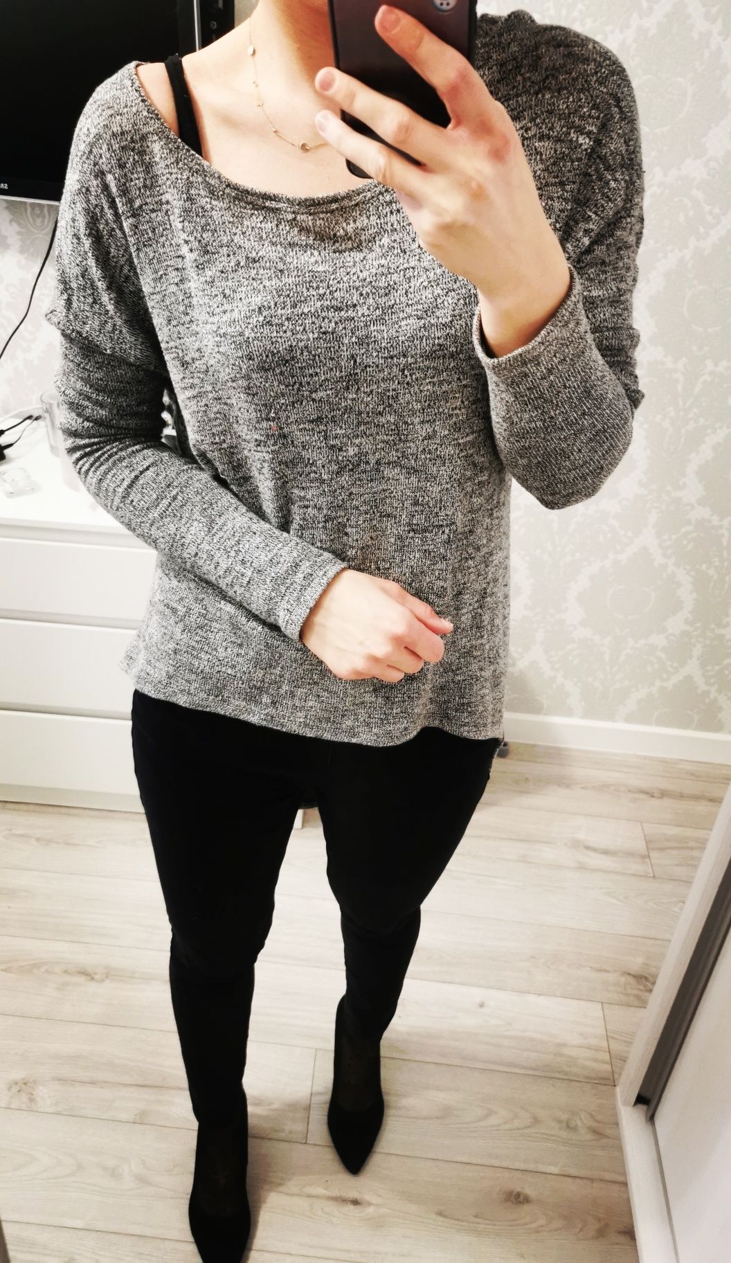 Luźny sweter z przedłużanym tyłem M/L