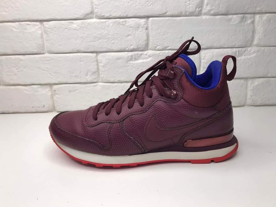 Sneakersy skórzane Nike Rozmiar 38,5  Brak wkładek