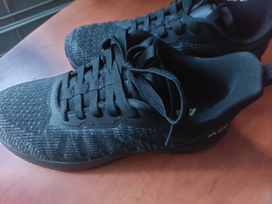 Buty AIR sportowe 38.5UE