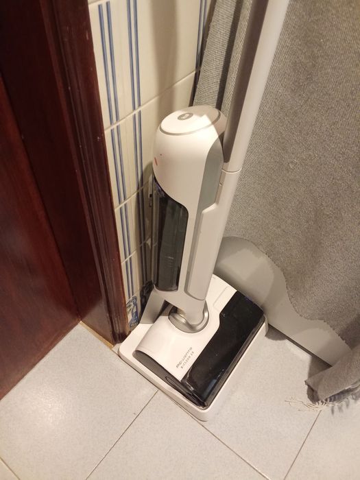 Aspirador que aspira e lava ao mesmo tempo