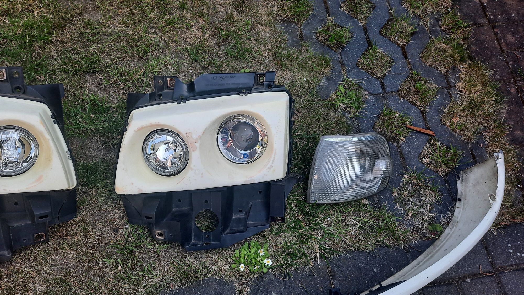 Lampy reflektory T4 soczewki hella styl projekt zwo