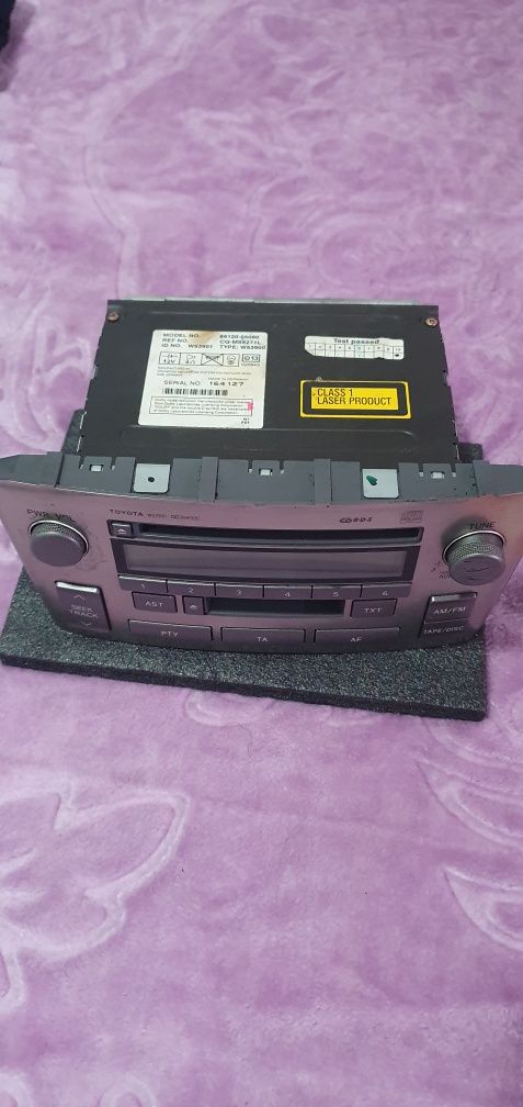 Rádio toyota avensis 2004