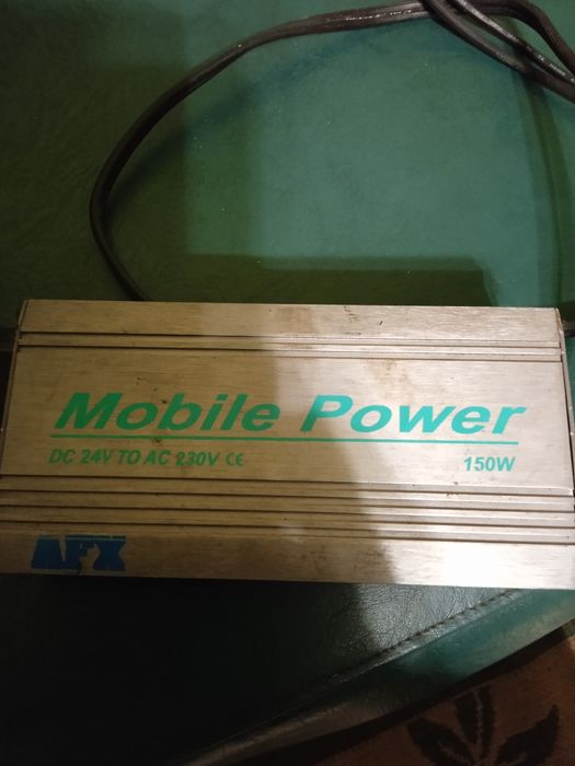 Автомобільний інвертор