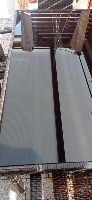 Stół ogrodowy technoratan z szybą hartowaną