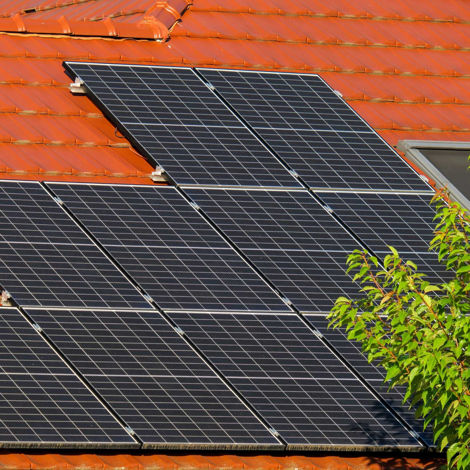 Instalacja fotowoltaiczna, elektrownia 30kW z magazynem 30kWh, montaż