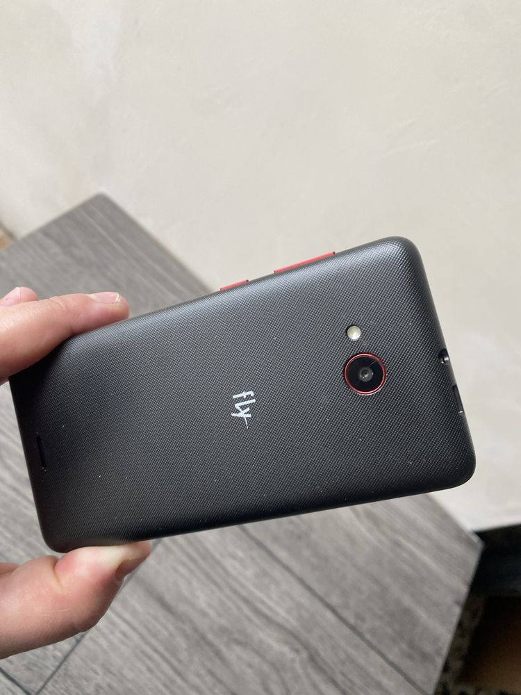 Телефон Fly fs 458