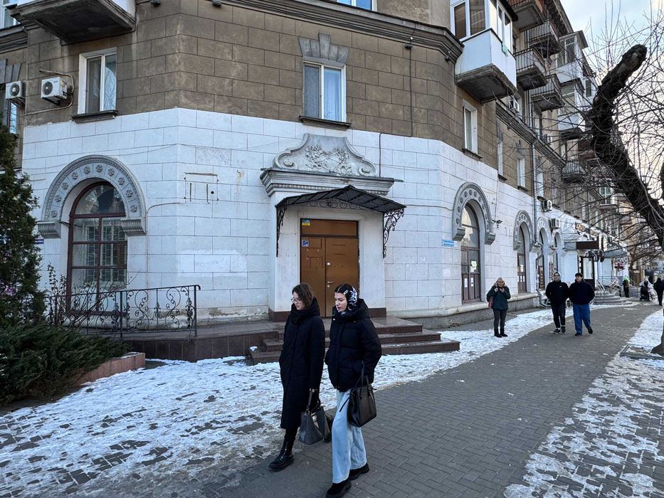 Пр.Центральний/Водопровідна 101 кв.м. фасад прохідняк