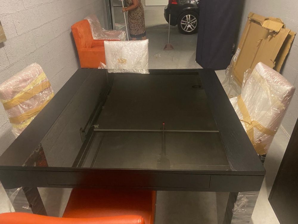 Mesa extensivel com 4 cadeiras