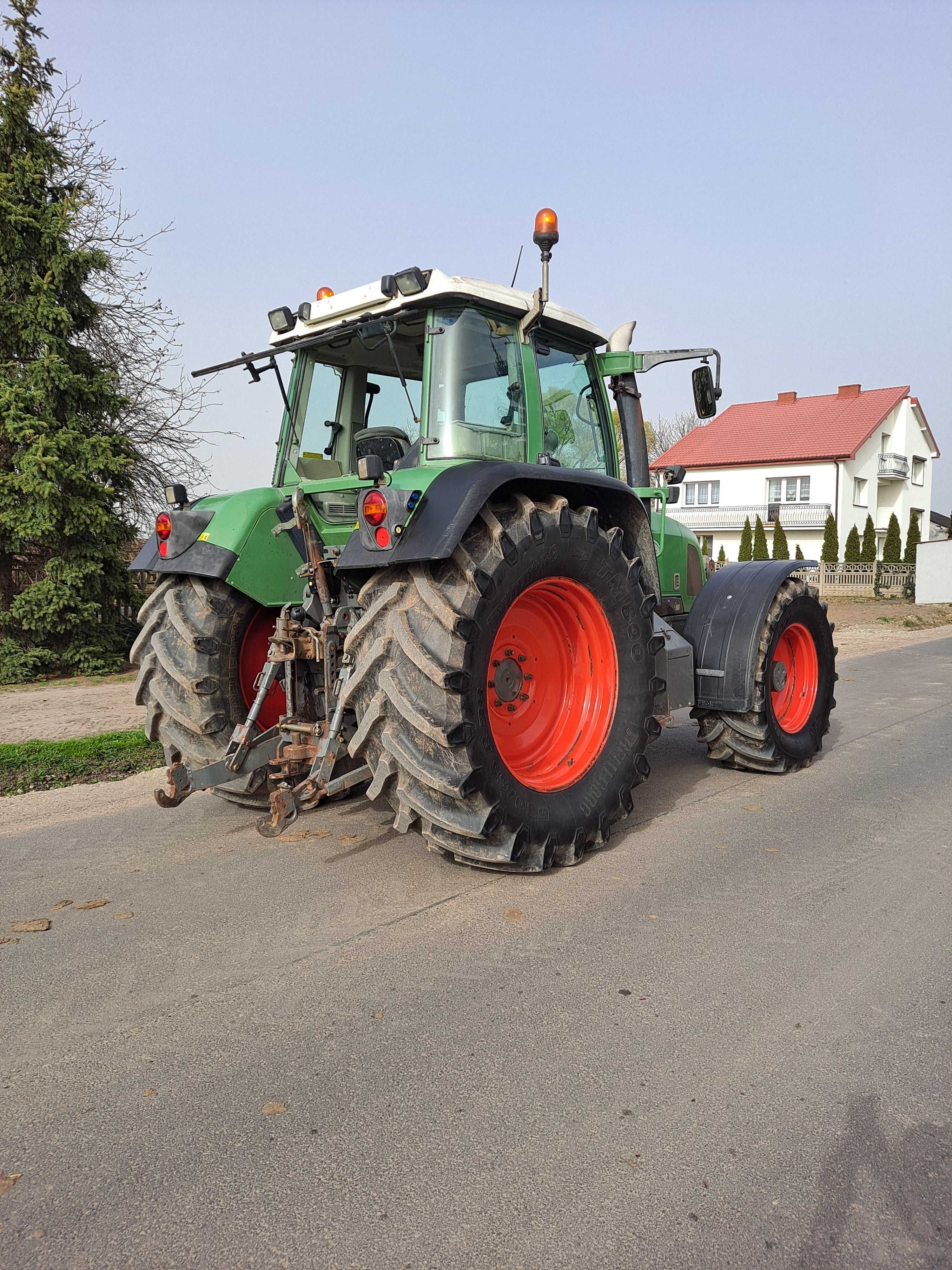 Fendt 714 VARIO Ciągnik rolniczy.