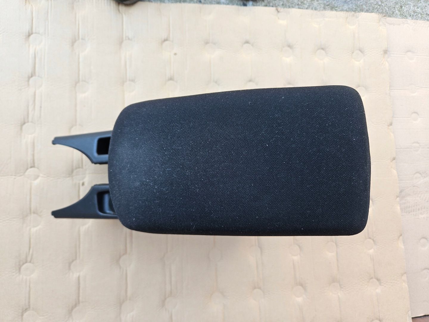 TOYOTA AURIS 10-12 LIFT PODŁOKIETNIK