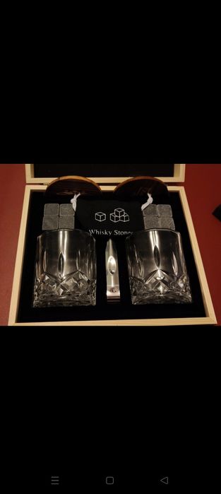 Zestaw do whisky drinków kostki szklanka skrzynka