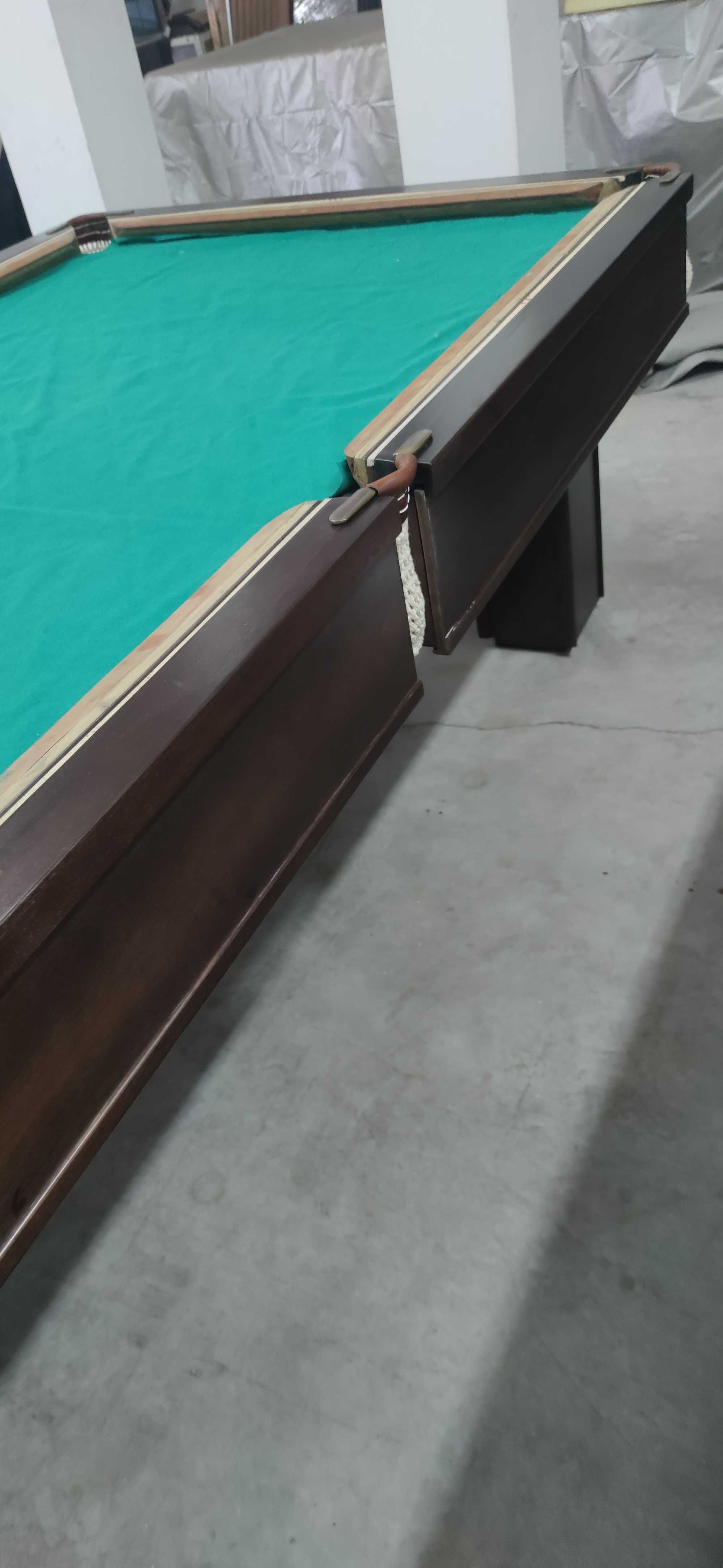 Bilhar Snooker  estilo inglês.