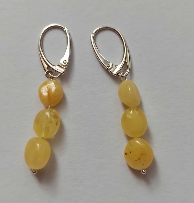 Srebrne kolczyki z bursztynem