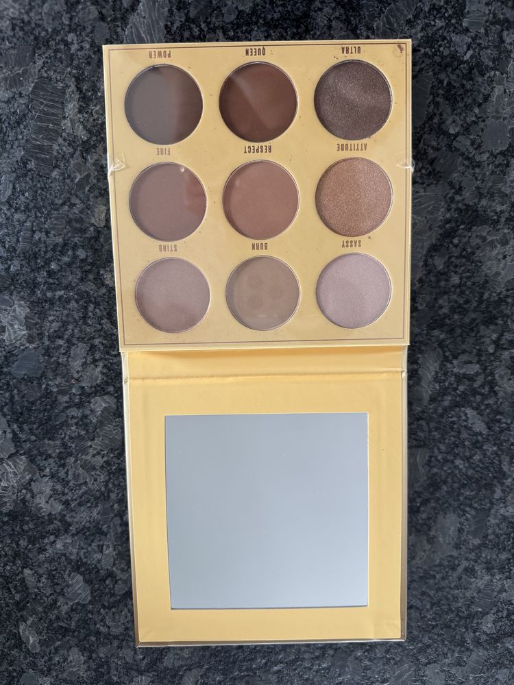 Paleta do konturowania twarzy Throw Shade Makeup Obsession